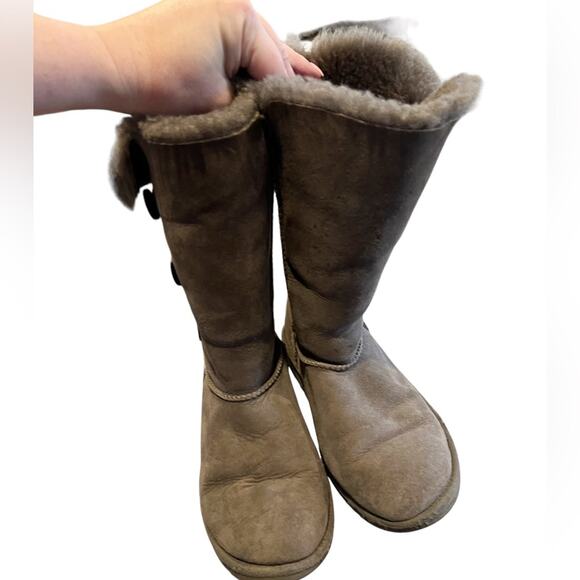 UGG BAILEY BUTTON‎ TRIPLET tall Gray Size 4 - Picture 3 of 7
